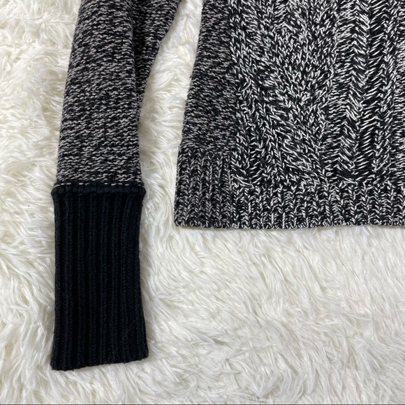 American Eagle Black White Long Sleeve Knit Sweater Crew Neck Size XS - Picture 3 of 9